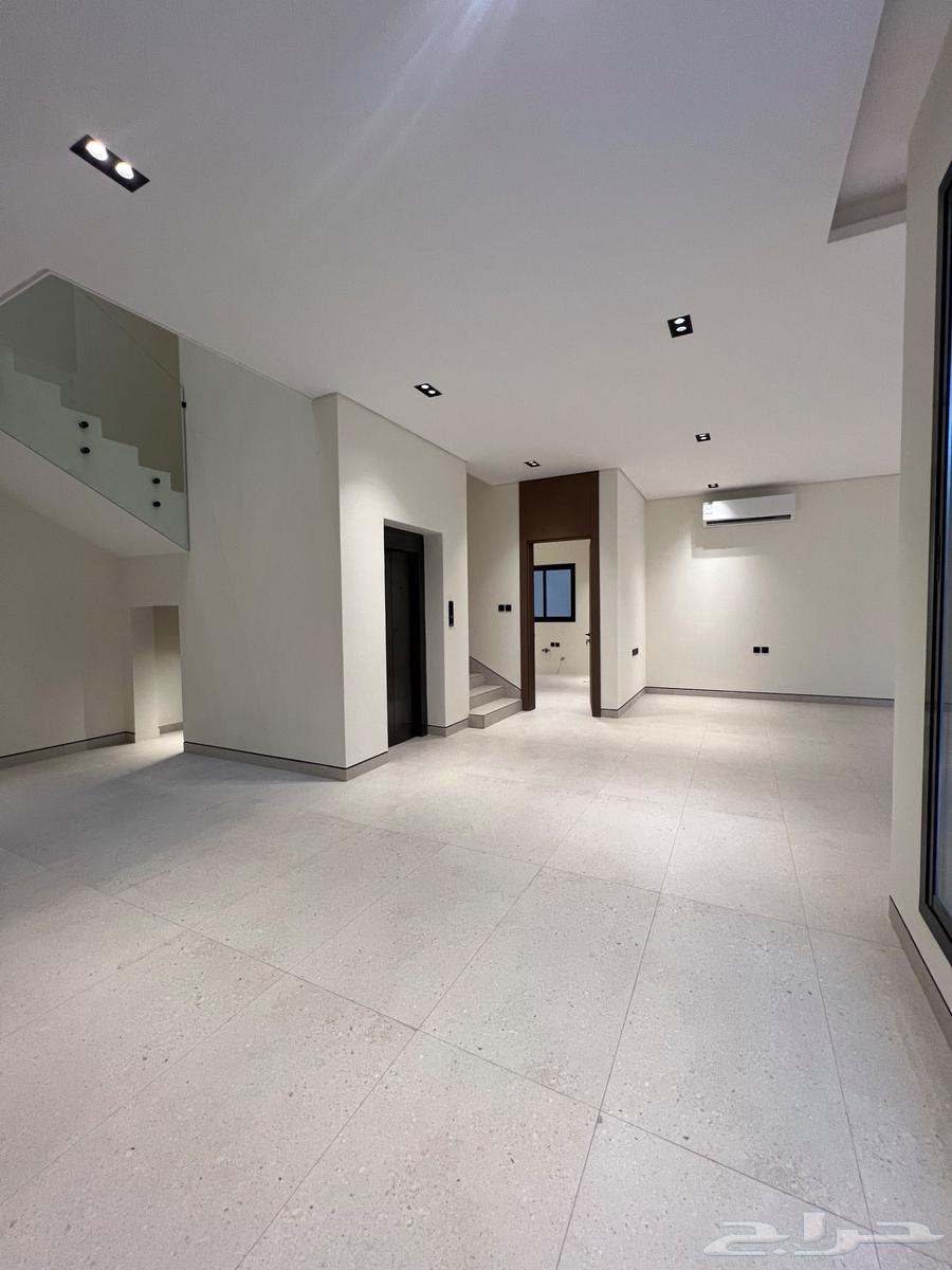 5 bedroom villa in Al Aridh 10