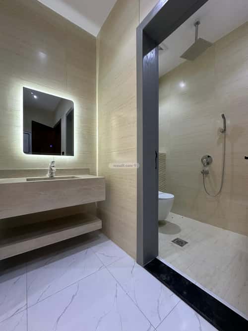 5 bedroom apartment in Al Rughamah 4