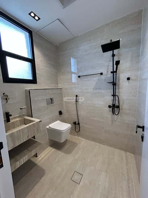 3 bedroom floor in Al Janadriyah 2