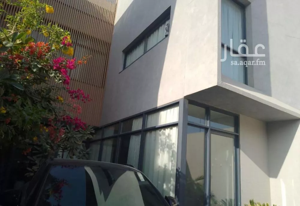 4 bedroom villa in Al Aridh 8
