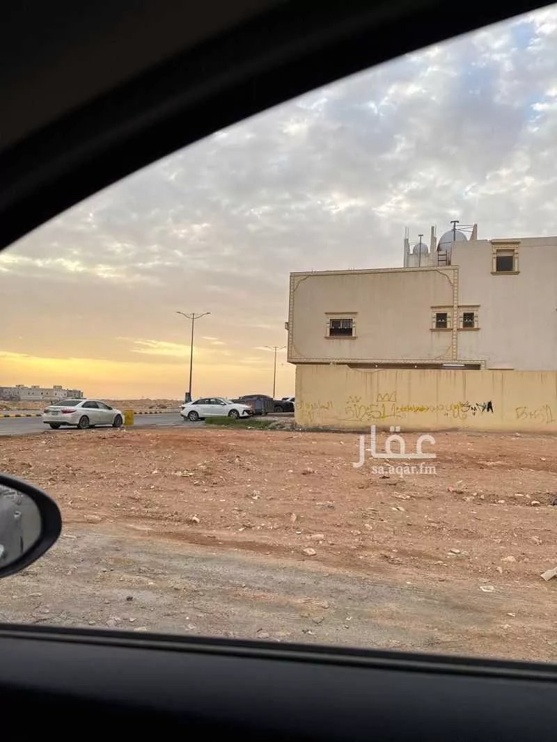 702 sqm land in Uhud 2