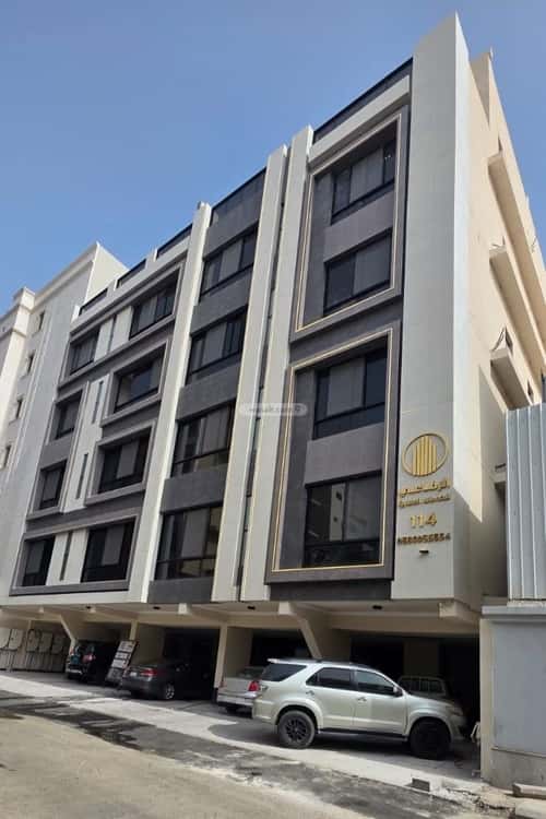4 bedroom apartment in Al Rawdah 6