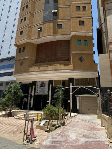 3 bedroom apartment in Al Aziziyah