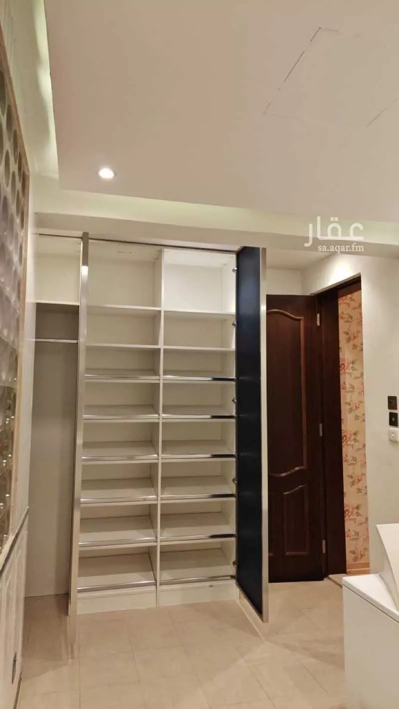 6 bedroom apartment in Al Rawdah 13