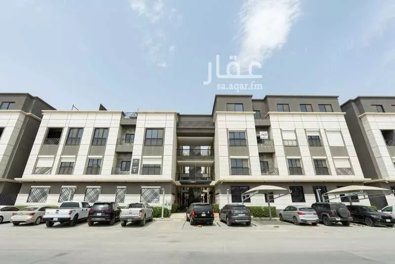 3 bedroom apartment in Al Malqa 8