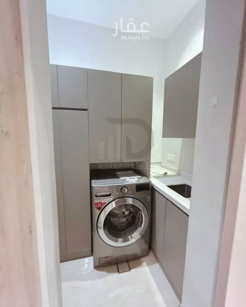 3 bedroom apartment in Al Malqa 10