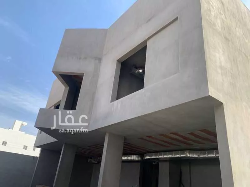 فيلا 4 غرف في العيون 6