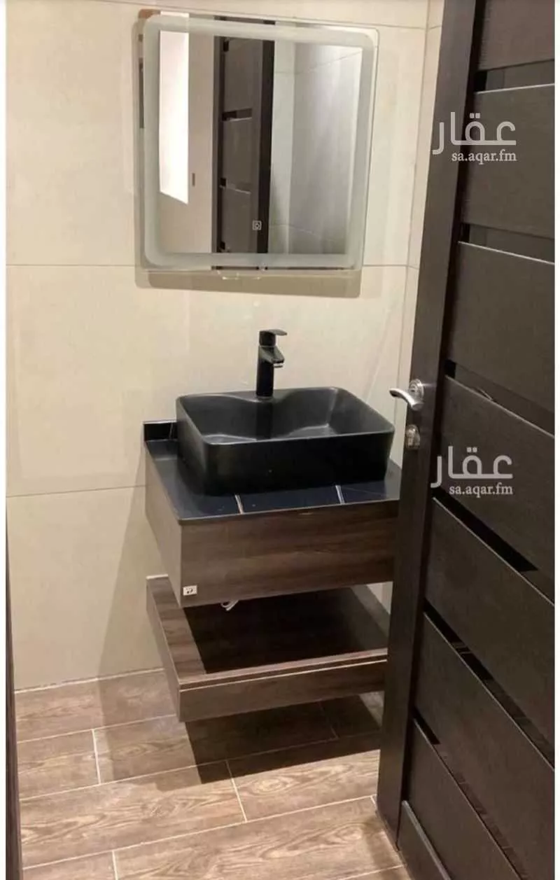 شقة 4 غرف في العارض 7