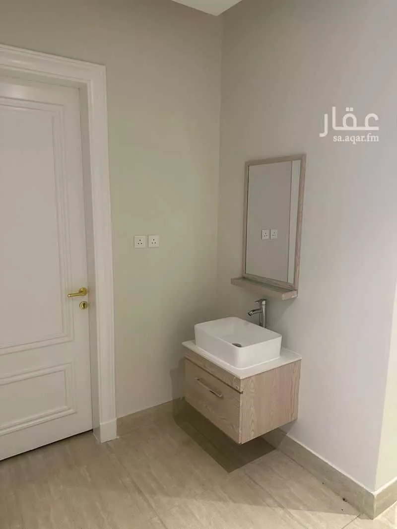 5 bedroom apartment in Al Qairawan 7