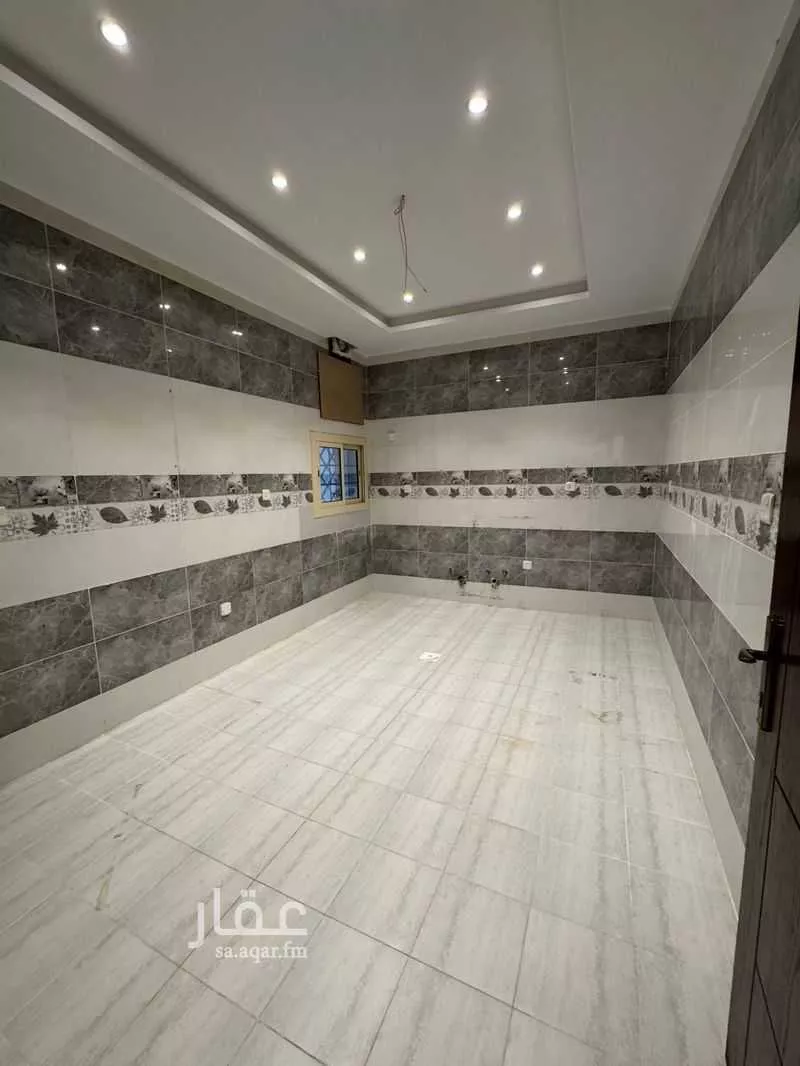 3 bedroom floor in Az Zomorod 7