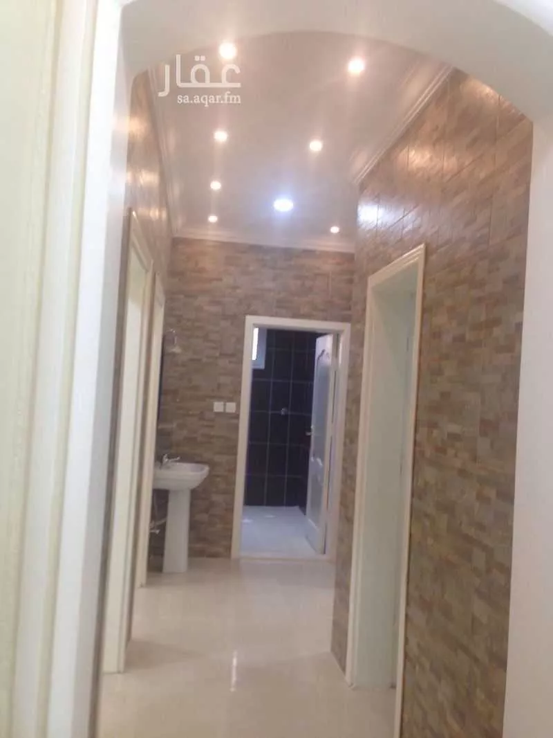 625 sqm building in Al Huda 17