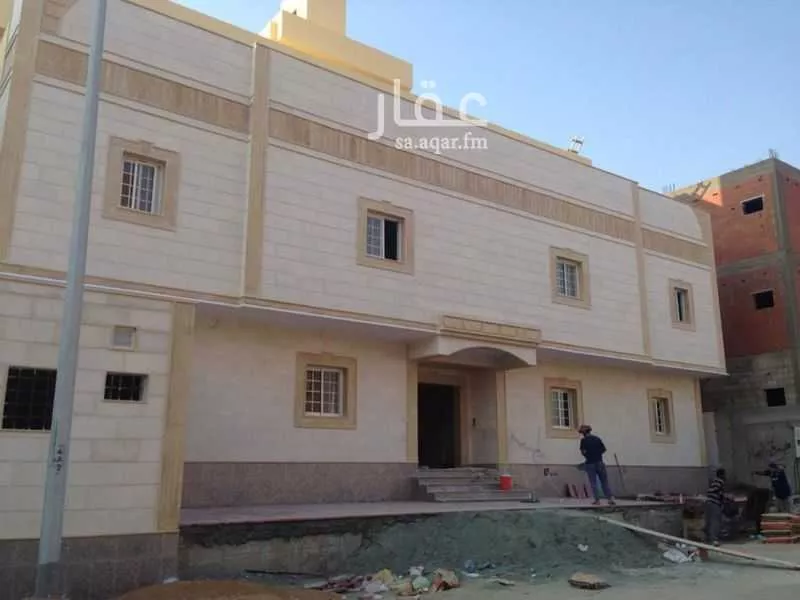 625 sqm building in Al Huda 3