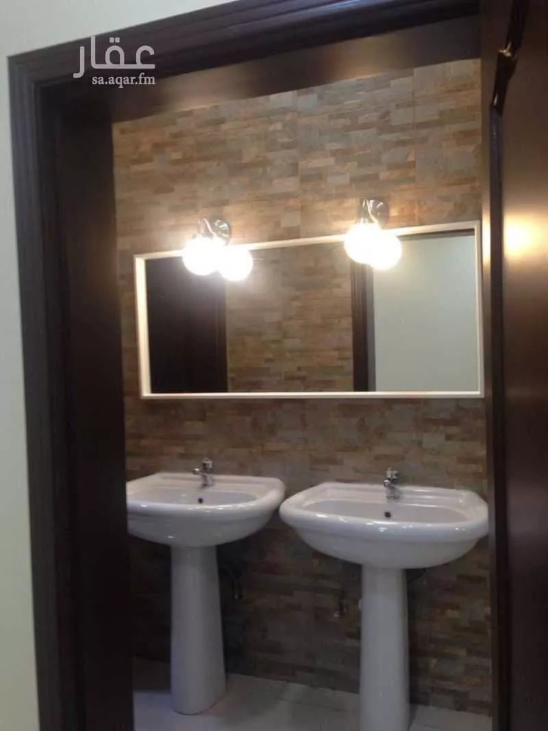 625 sqm building in Al Huda 6
