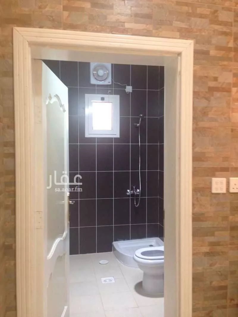 625 sqm building in Al Huda 10