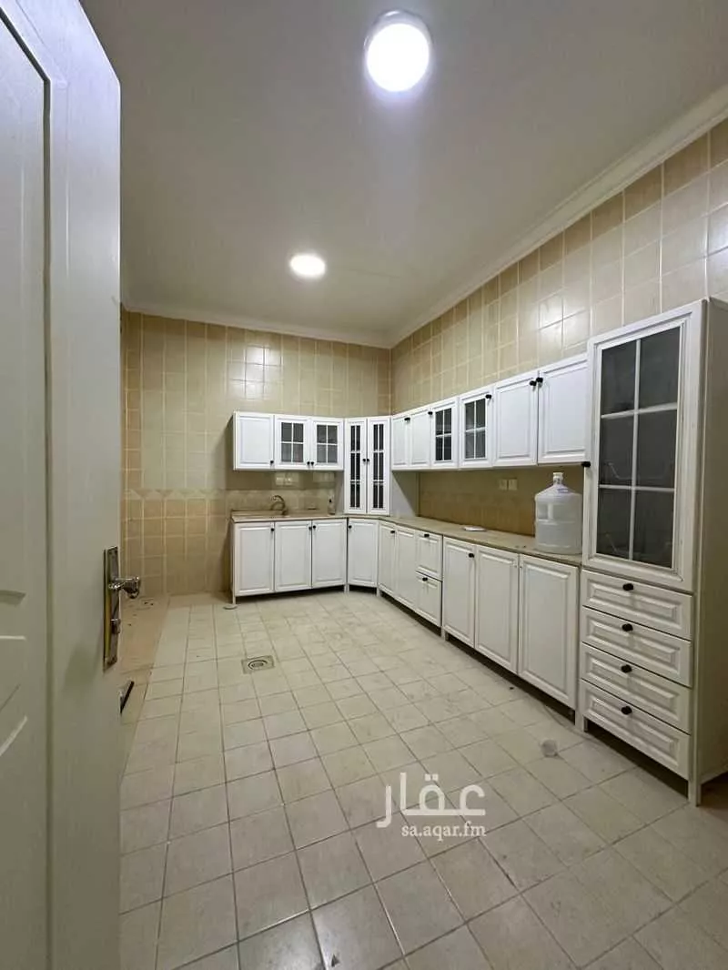 4 bedroom apartment in Ishbiliyah 9