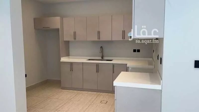 4 bedroom apartment in King Abdul Aziz 2