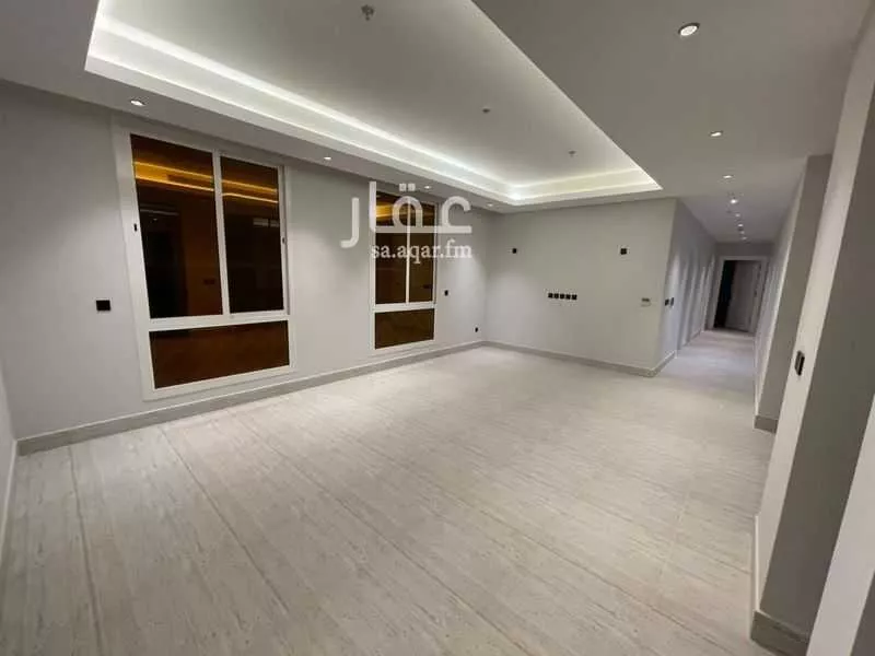 4 bedroom apartment in King Abdul Aziz 3