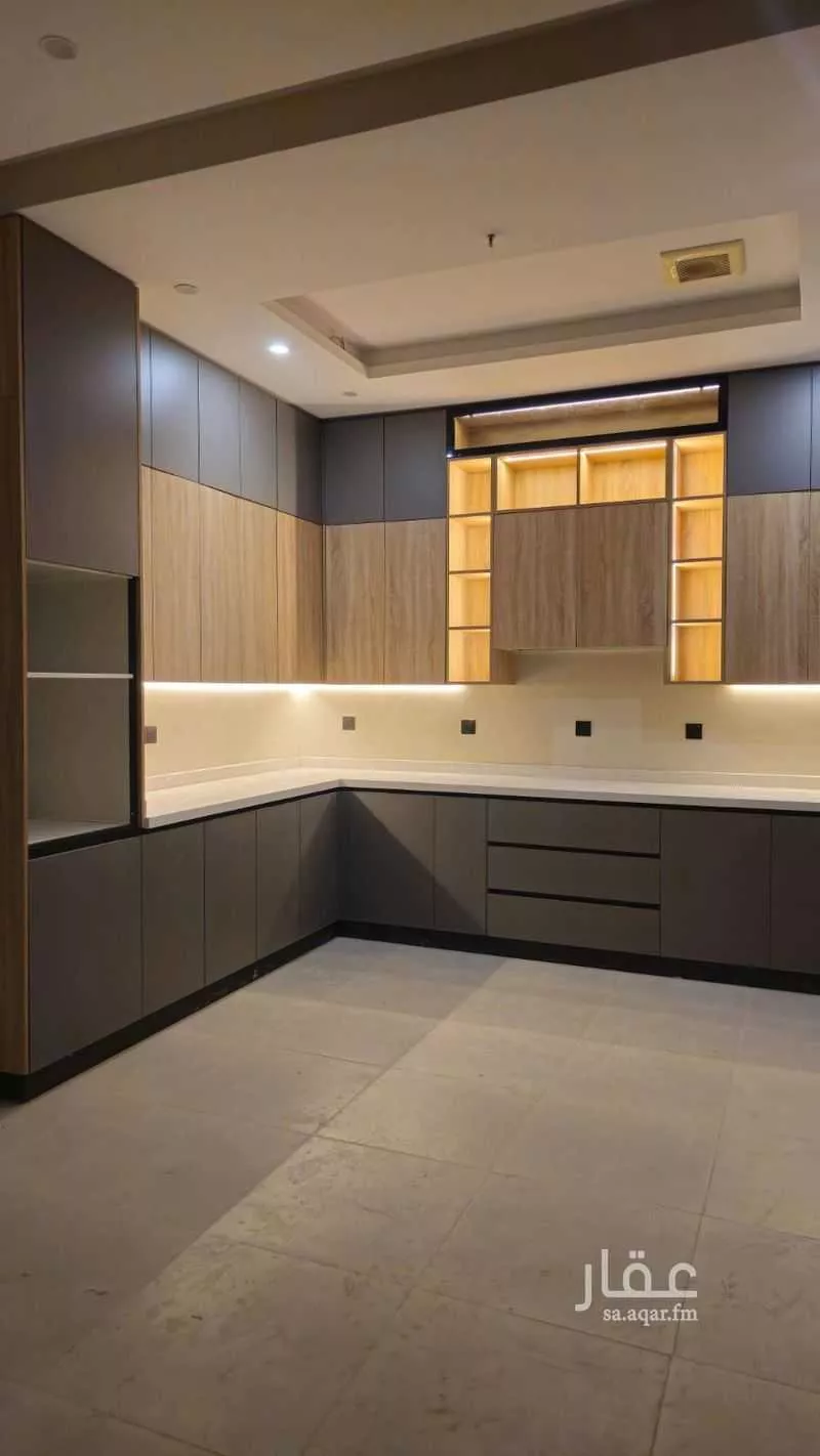 5 bedroom apartment in Al Rimal 6