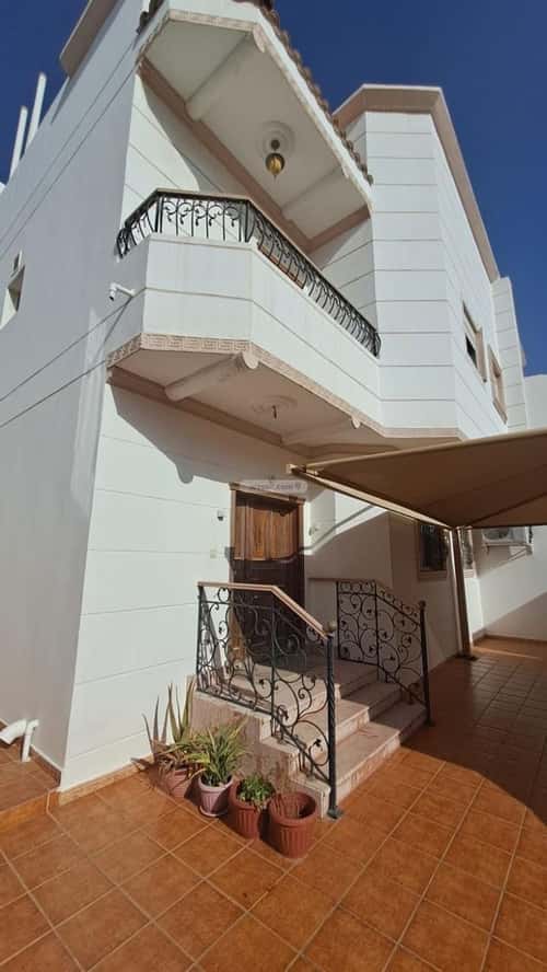 6 bedroom villa in Al Basateen 5