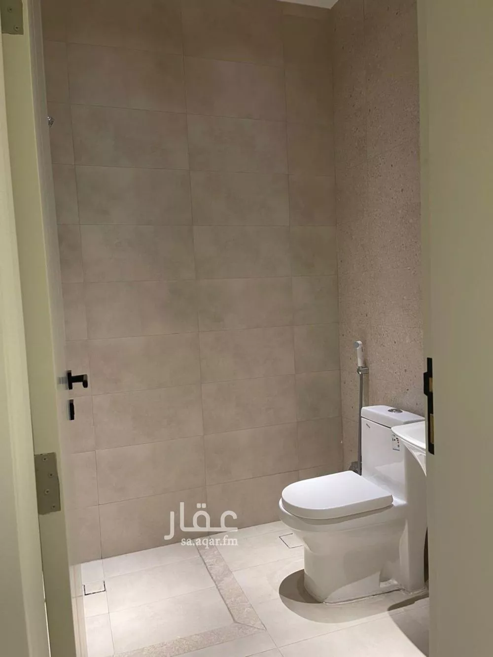 شقة 3 غرف في العارض 8