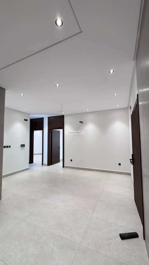 3 bedroom apartment in Al Rawdah 6