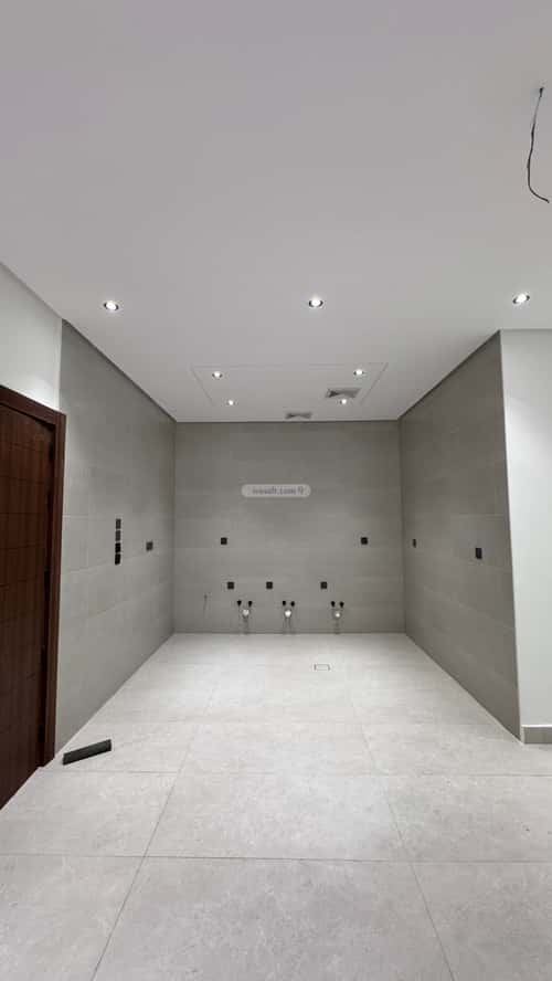 3 bedroom apartment in Al Rawdah 11