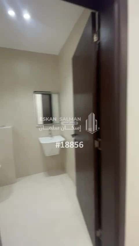 8 bedroom villa in Al Rahmaniyyah 3