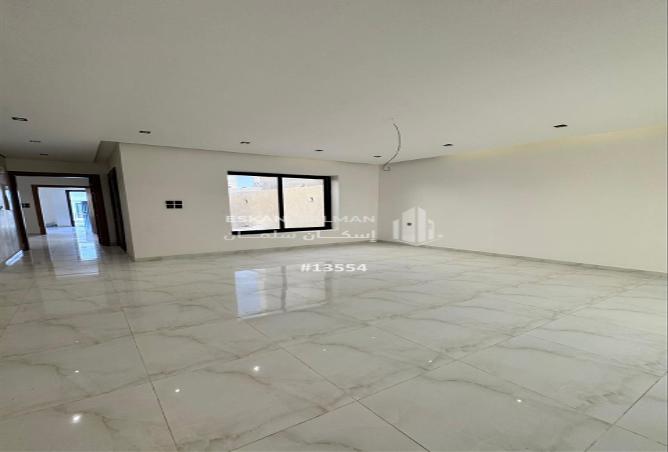 6 bedroom villa in As Sakb 2