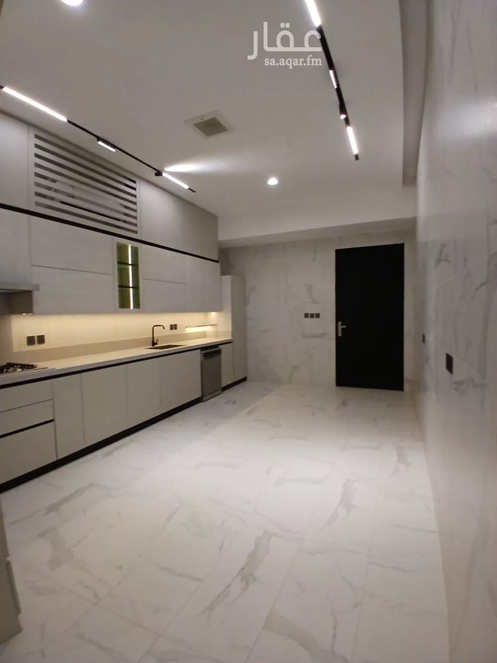 5 bedroom villa in Al Yarmouk 12