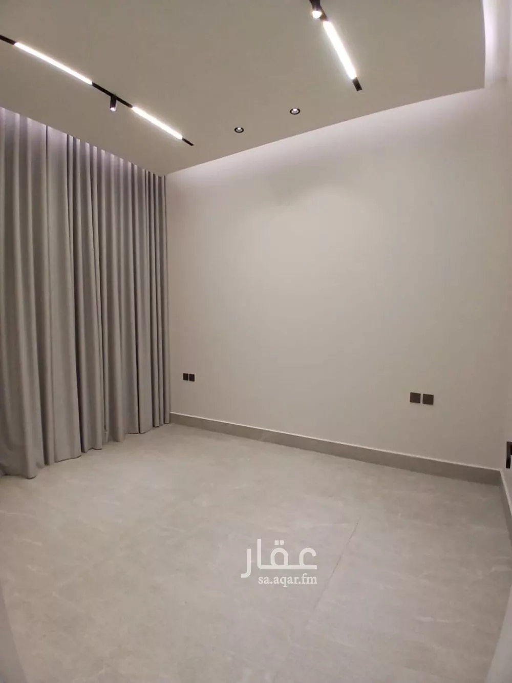 5 bedroom villa in Al Yarmouk 13