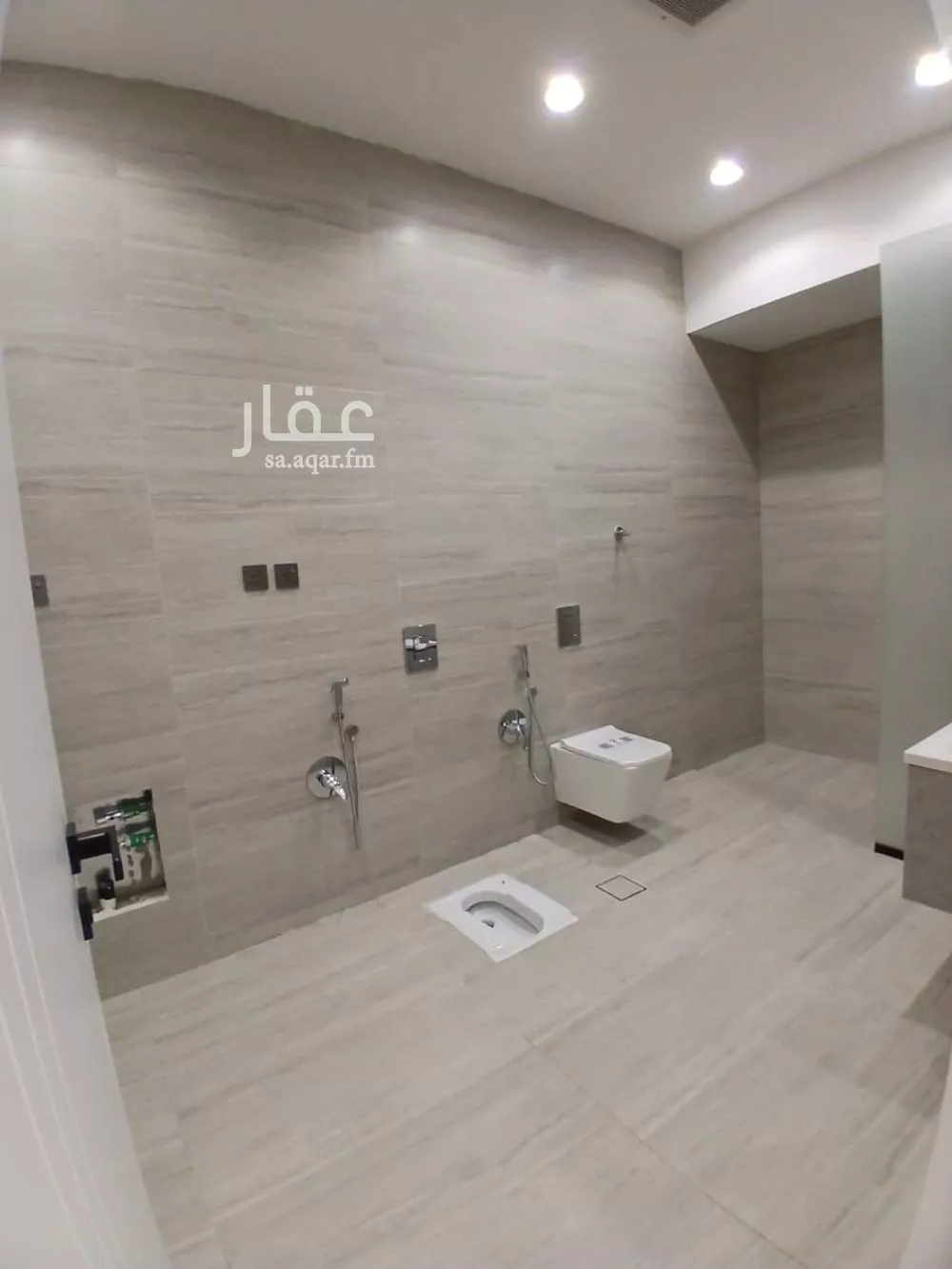 5 bedroom villa in Al Yarmouk 15