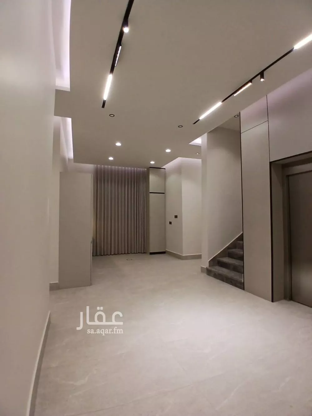 5 bedroom villa in Al Yarmouk 21