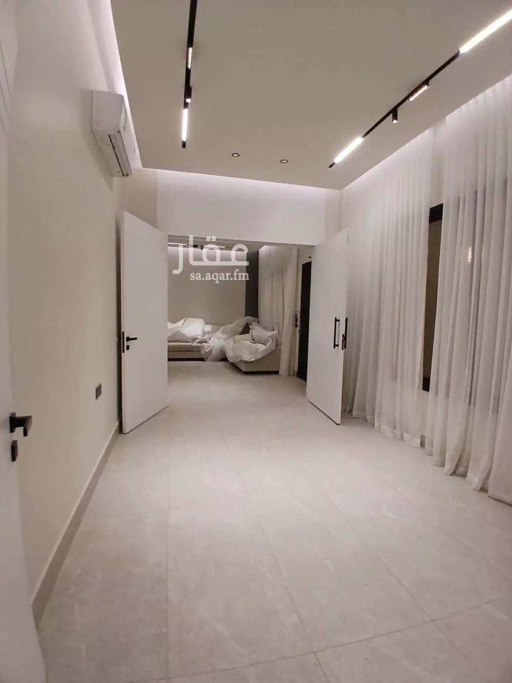 5 bedroom villa in Al Yarmouk 24