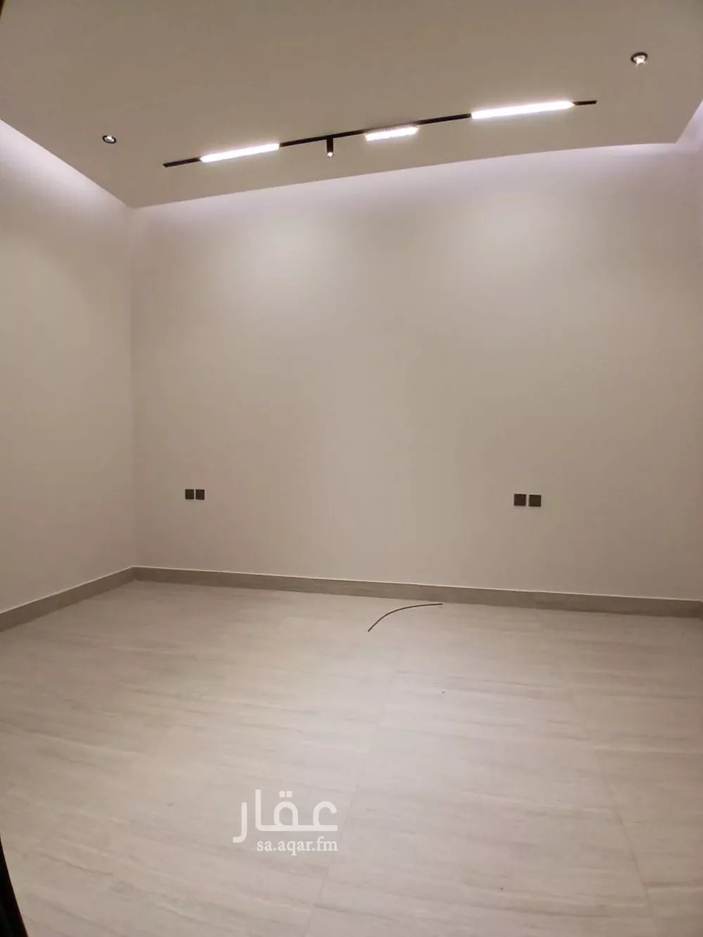 5 bedroom villa in Al Yarmouk 25