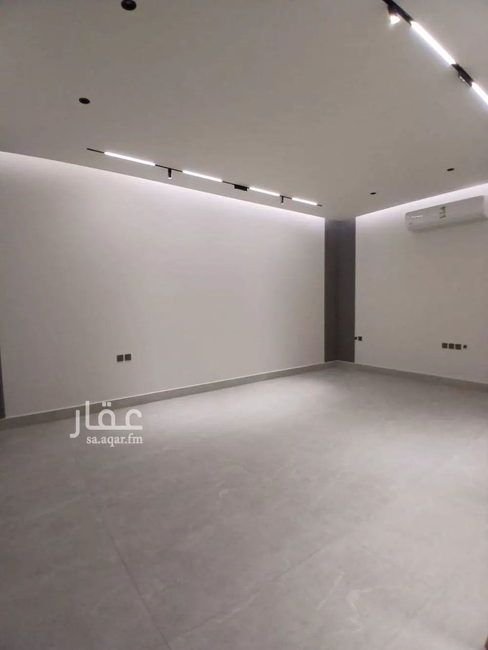 5 bedroom villa in Al Yarmouk 29