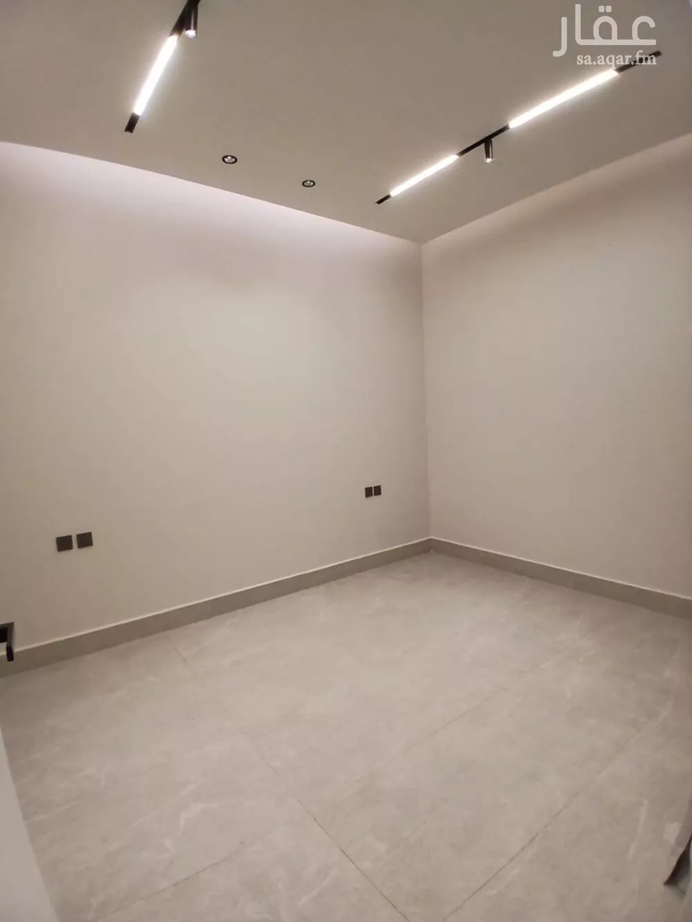 5 bedroom villa in Al Yarmouk 5