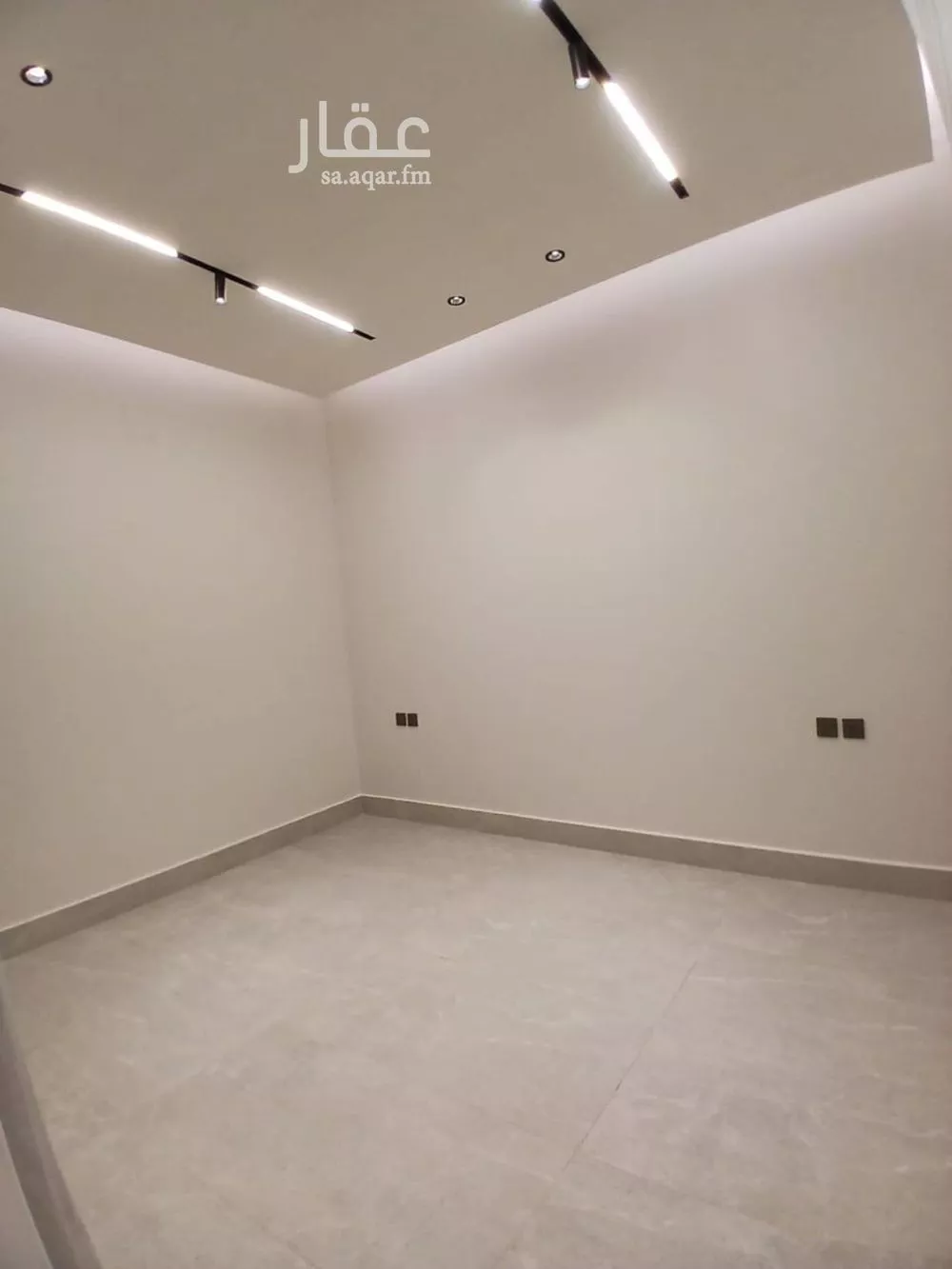 5 bedroom villa in Al Yarmouk 8