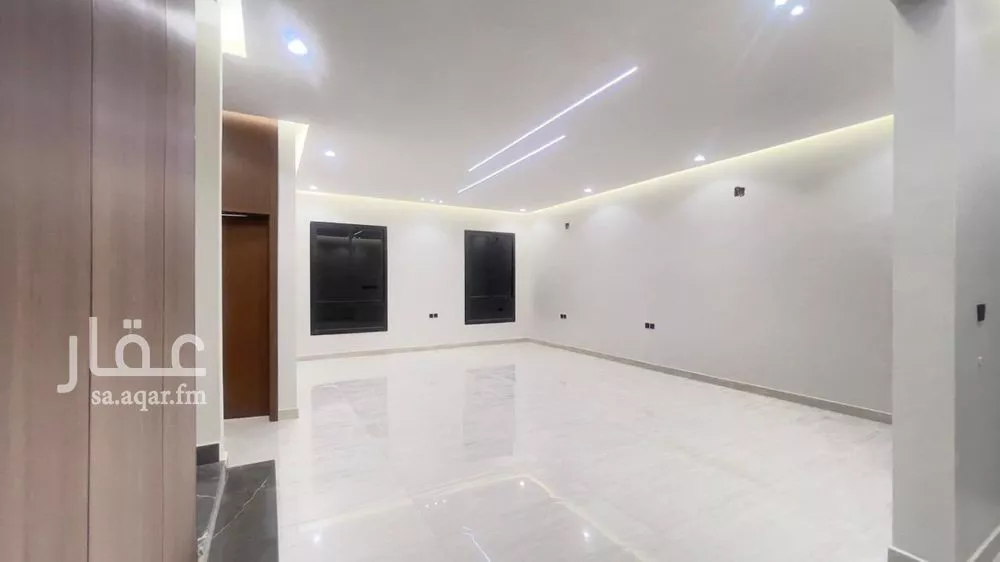 6 bedroom villa in Al Janadriyah 11