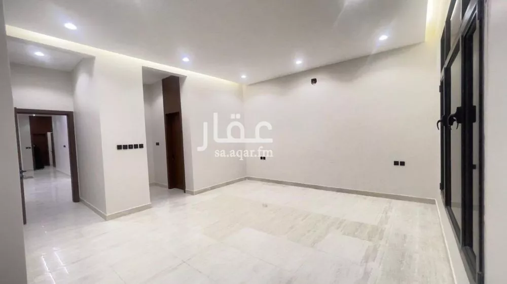 6 bedroom villa in Al Janadriyah 13
