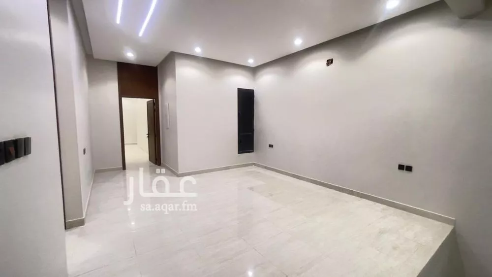 6 bedroom villa in Al Janadriyah 26