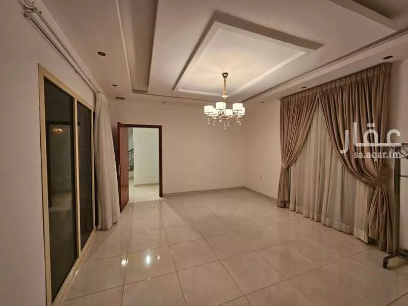 8 bedroom villa in Az Zomorod 15
