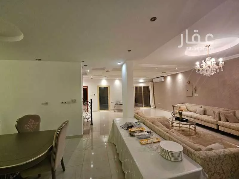 8 bedroom villa in Az Zomorod 4
