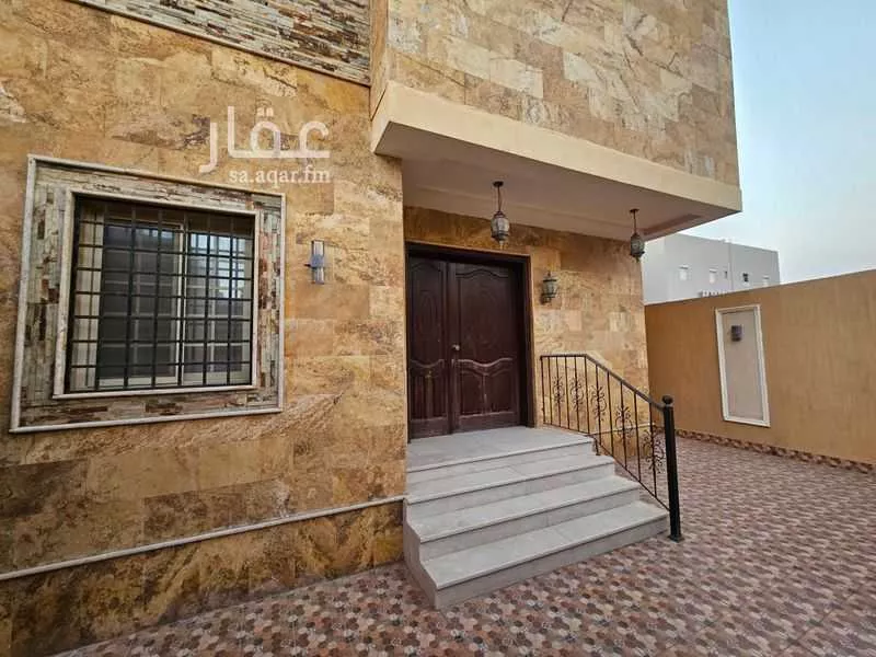 8 bedroom villa in Az Zomorod 6