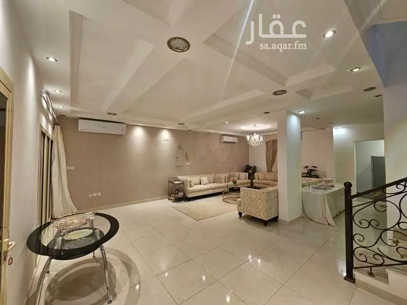 8 bedroom villa in Az Zomorod 8
