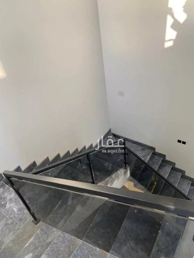 8 bedroom villa in Al Quraynah 3