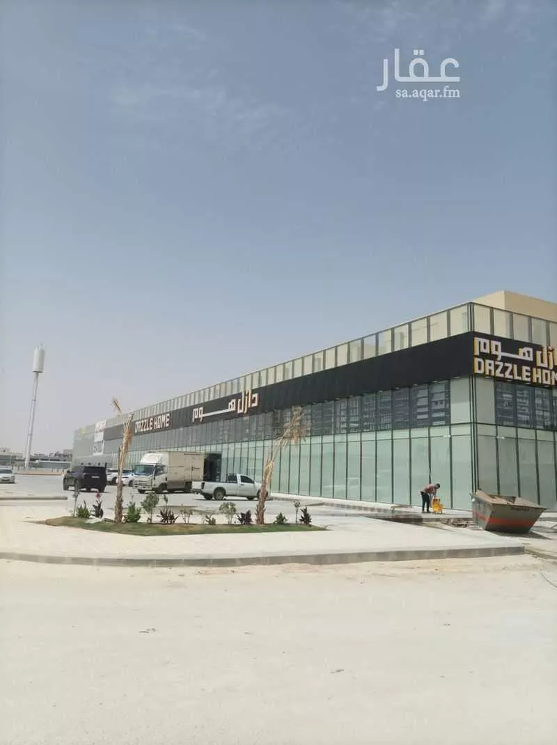 عمارة 7338 م² في العارض 6