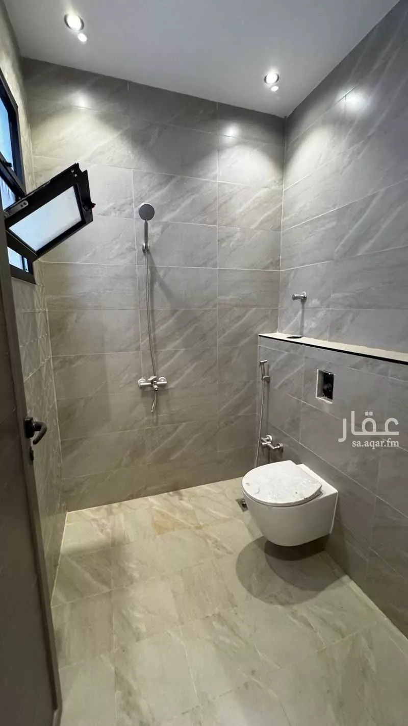 شقة 5 غرف في بدر 8