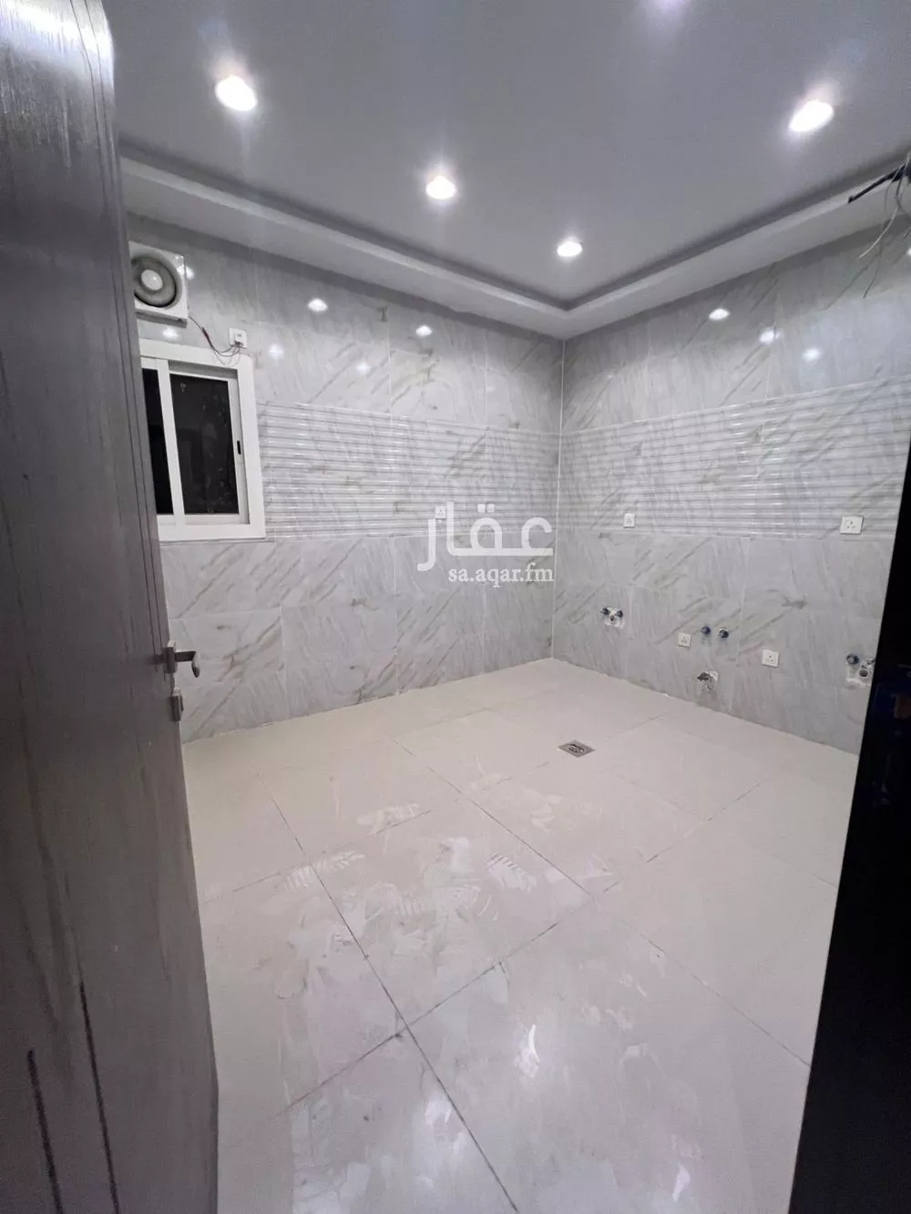 شقة 4 غرف في الواحة 4