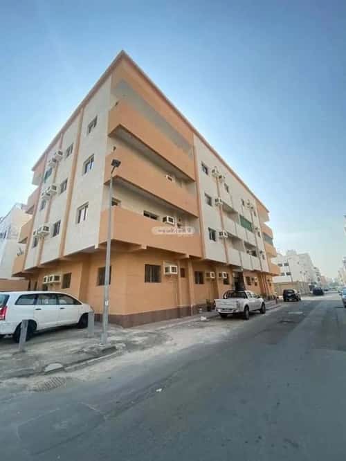 4 bedroom apartment in Al Aziziyah 3