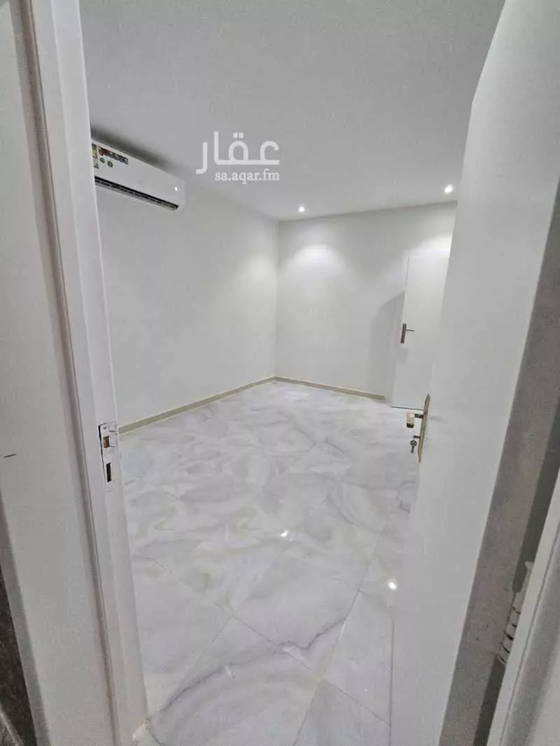 شقة 2 غرف في الملقا 6
